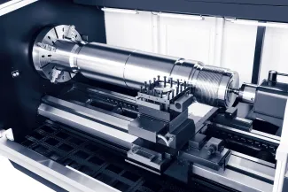 162_MEGA-110_mega110_machining1_201603_wmax2970.png